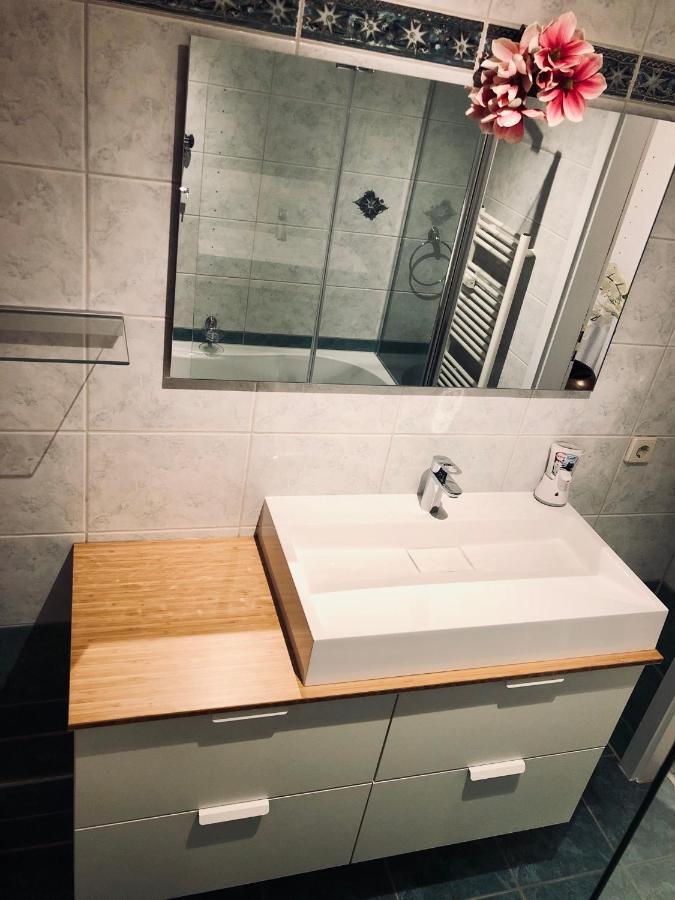 Wohnen Wie Zuhause - Zu Gast In Erfurt Buitenkant foto
